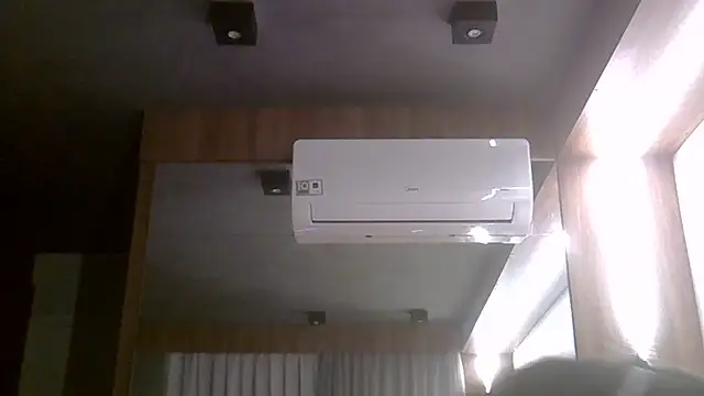 SkinnyKitten webcam