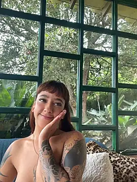 AliceMrtnz webcam