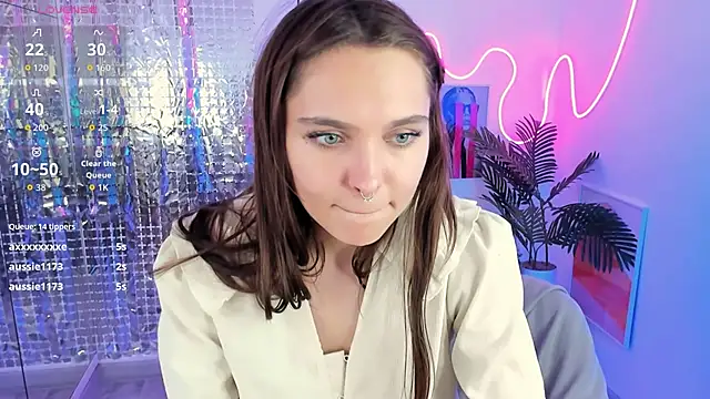 ChloeSunny live cam on StripChat