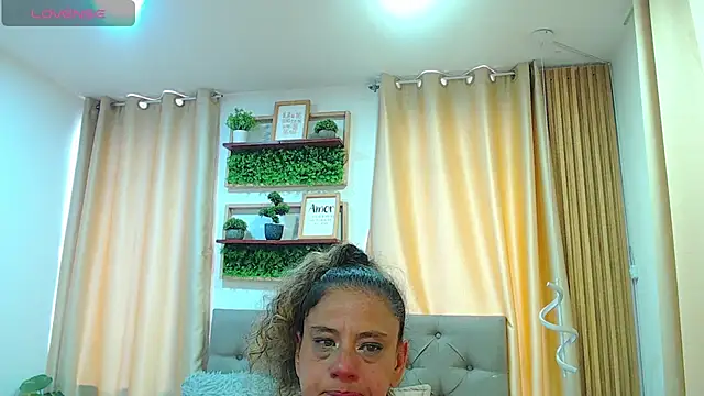 sasi_luna webcam