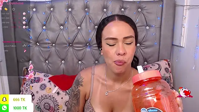 LAILAGUMMY webcam