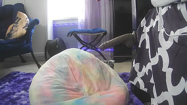 UriUniverse69 live cam on StripChat