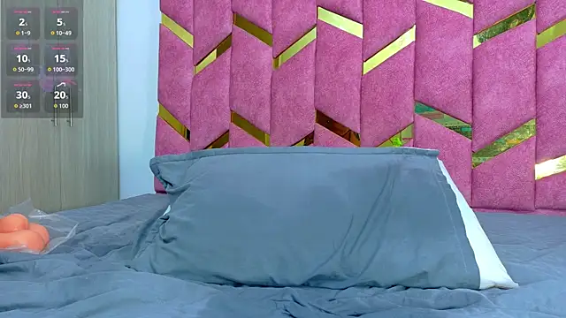 hornyhousekeeper_ webcam