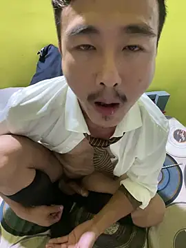 Satinshirt1992 Live Webcam on Stripchat