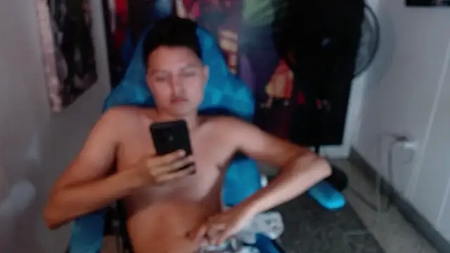 kevin_charless (M young) - show masturbation my bigcock