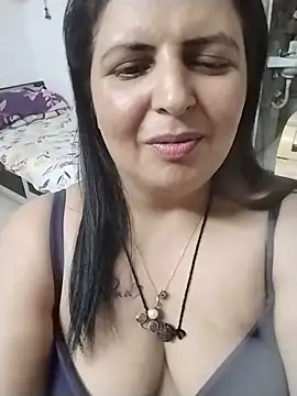Jann_Riya333 live cam on StripChat