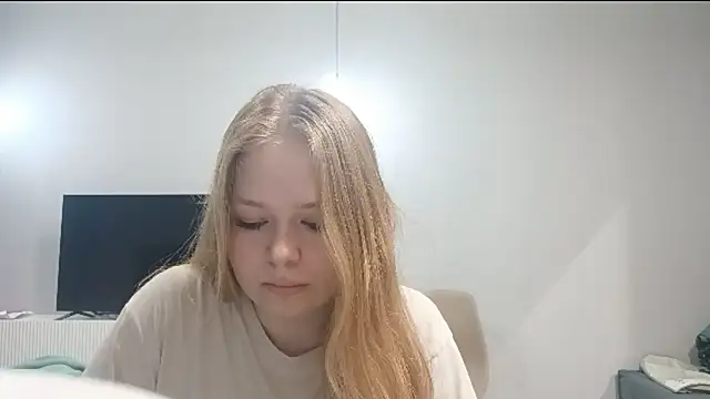 KarinaBestie webcam