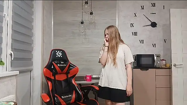 KarinaBestie webcam