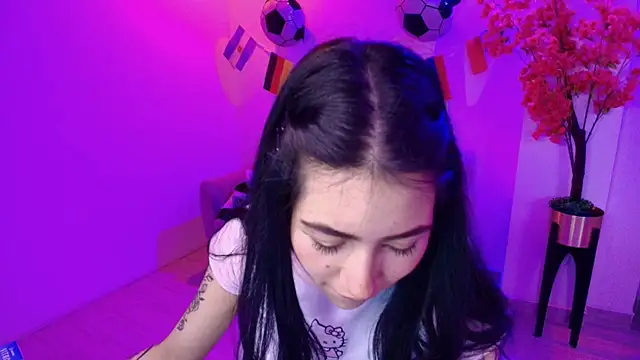 rainy_doll (F young) - Spank x8 with the palette 🍑💋