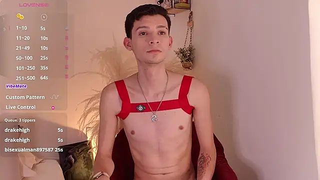 VicenteFerrer live cam on StripChat