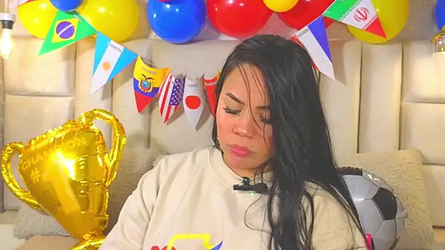 EmilyQueen3x webcam