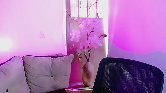milfrousse webcam
