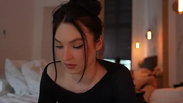 ibiddi (F young) - Glass dildo in pussy