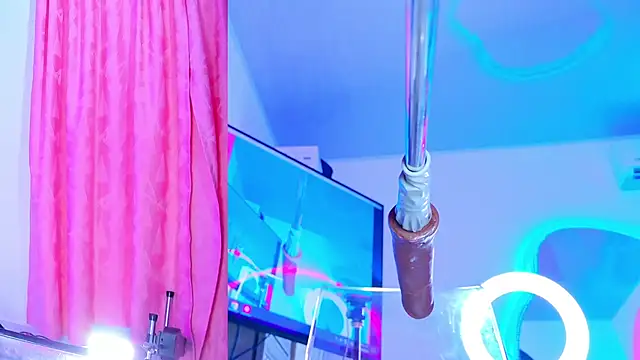NathaxaLeans webcam