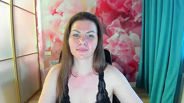 LunaKissesx live cam on StripChat