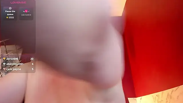 kellyperfection (F mature) - clamps on labia 5 min