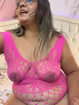Watch Lucy_Milf_474 live on EroticFlix - High definition streams