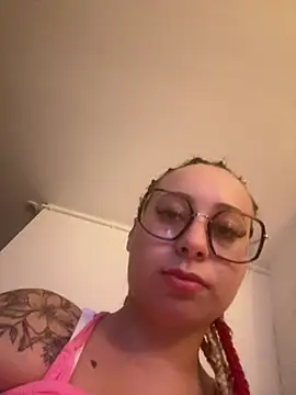 queenlo_xxx webcam