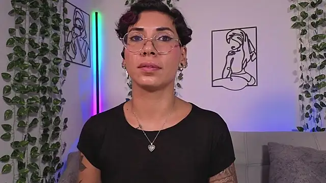 MiaMorgan_ webcam