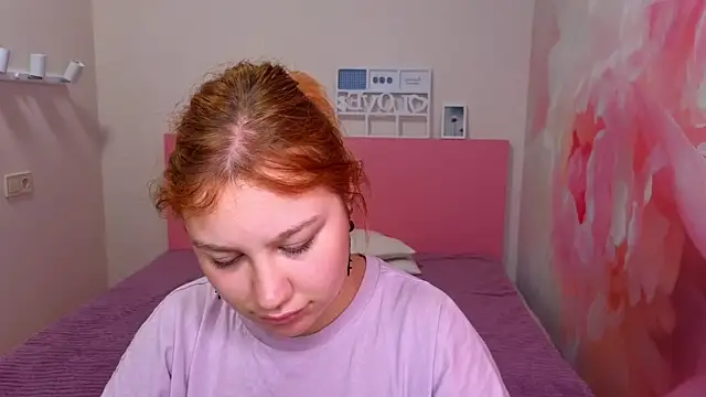 AngelinaLow live cam on StripChat