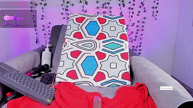 SelenaStonne live cam on StripChat