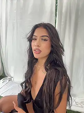MystiqueXXX webcam