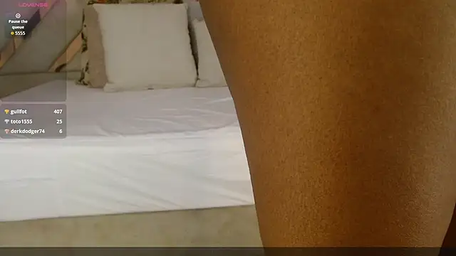 Maiacharris_ webcam