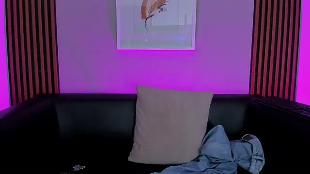 Ariana_collinss webcam