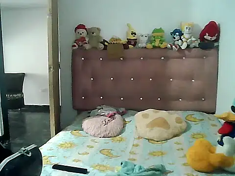 Chiquilove27 webcam