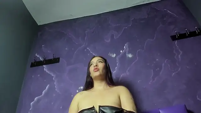 VanessaRabitt live cam on StripChat