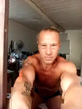 AthleticWomenizer2 webcam