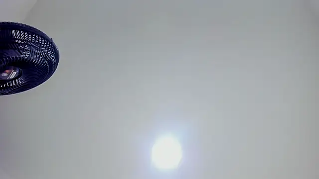 Miia03 live cam on StripChat