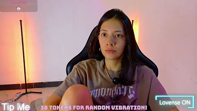 Sarasavage live cam on StripChat