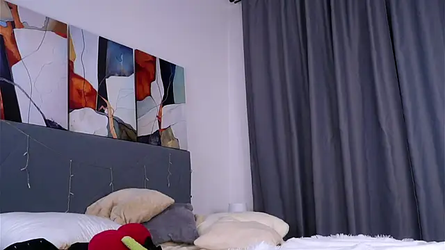 NelleMihalko webcam