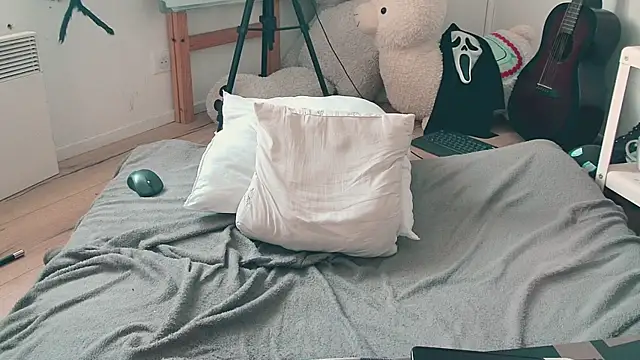 CeriseLapine webcam
