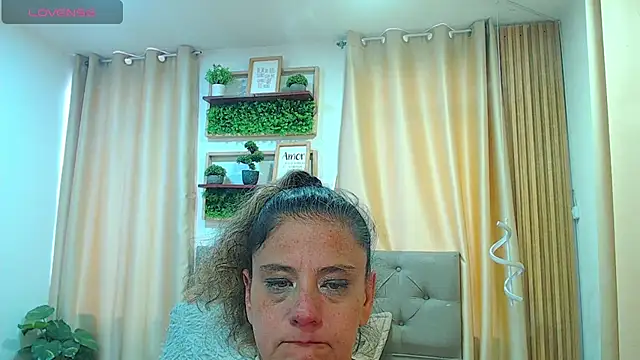 sasi_luna webcam