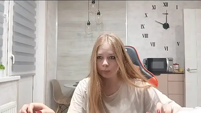 KarinaBestie webcam
