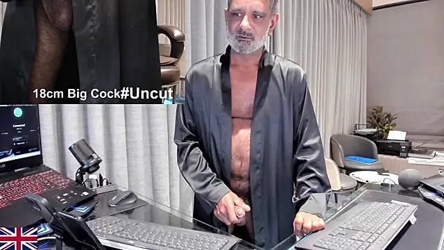 OnlineBossUK webcam