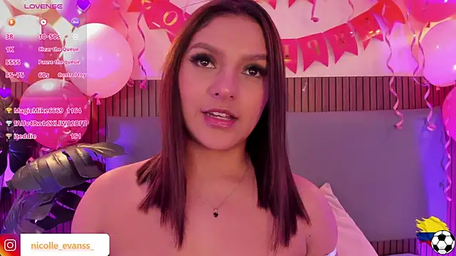 NicolleeEvanss webcam
