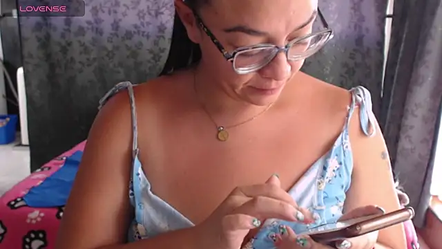 miia-big1boobs_ webcam