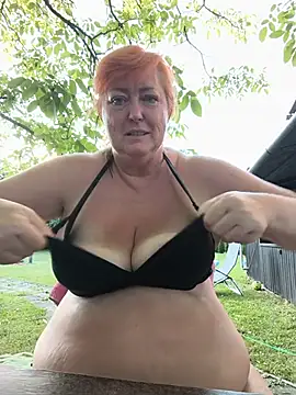 MissSilken webcam