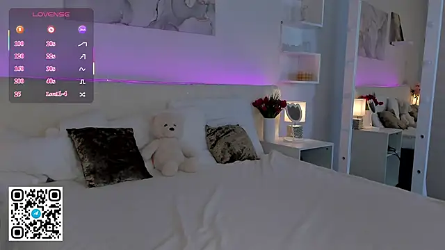 Anellyball live cam on StripChat
