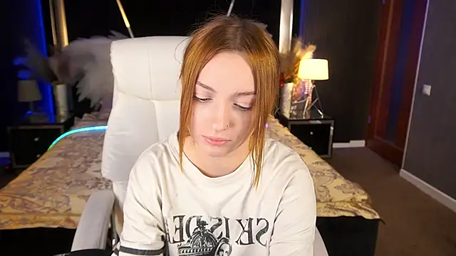 LizzaMoonn webcam