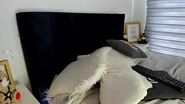melanie_roux__ webcam