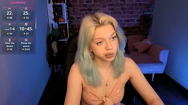 Clown_Princess live cam on StripChat
