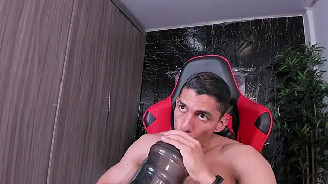 Erik_castle webcam