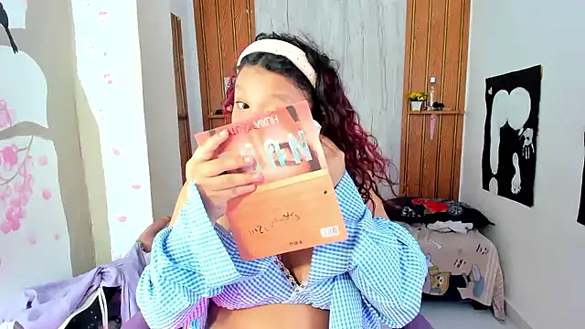 Emily_Coper18 live cam on StripChat
