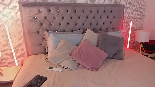 lanajones_ - LanaJones_'s free webcam - UK Sex Cams