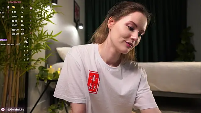 LoraDevon live sex cam