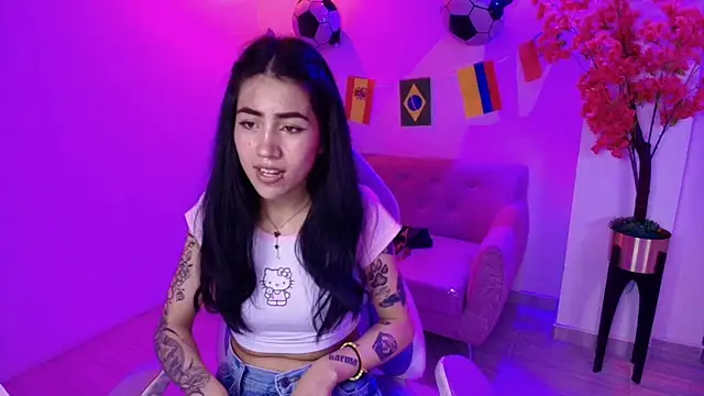 Rainy_doll live cam on StripChat